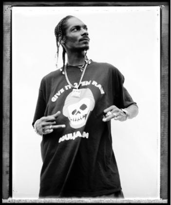 Snoop Dogg (33 x 40 in)